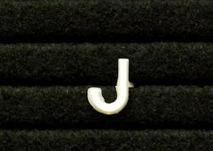 undefined Muovikirjain j 13mm valkoinen