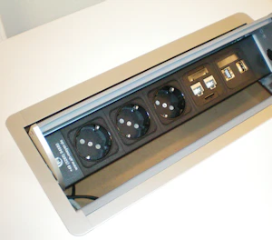 elit M box axial 3el 2xc6 hdmi usb