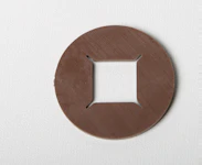 MÄRKBRICKA BRUN D43mm S-1858-11