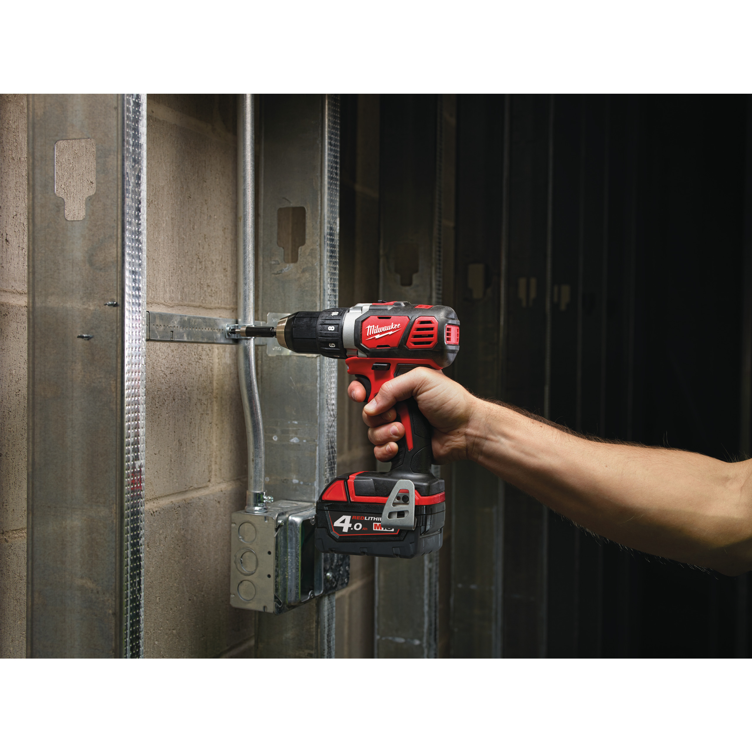 milwaukee Akkuporakone milwaukee m18bdd-402c 2x4,0ah li-ion