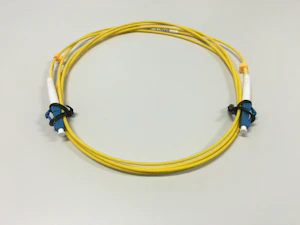 bcc solutions Kytkentäkaapeli-kuitu bcc sm os2 lc/lc/2m (e)