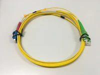 KYTKENTÄKAAPELI-KUITU BCC DPX SM OS2 SC-APC/LC-UPC/2m(E)