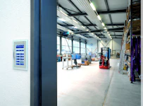 NÄYTTÖPANEELI KNX SISÄKEHYS 7" VALK. K.NÄYTÖLLE